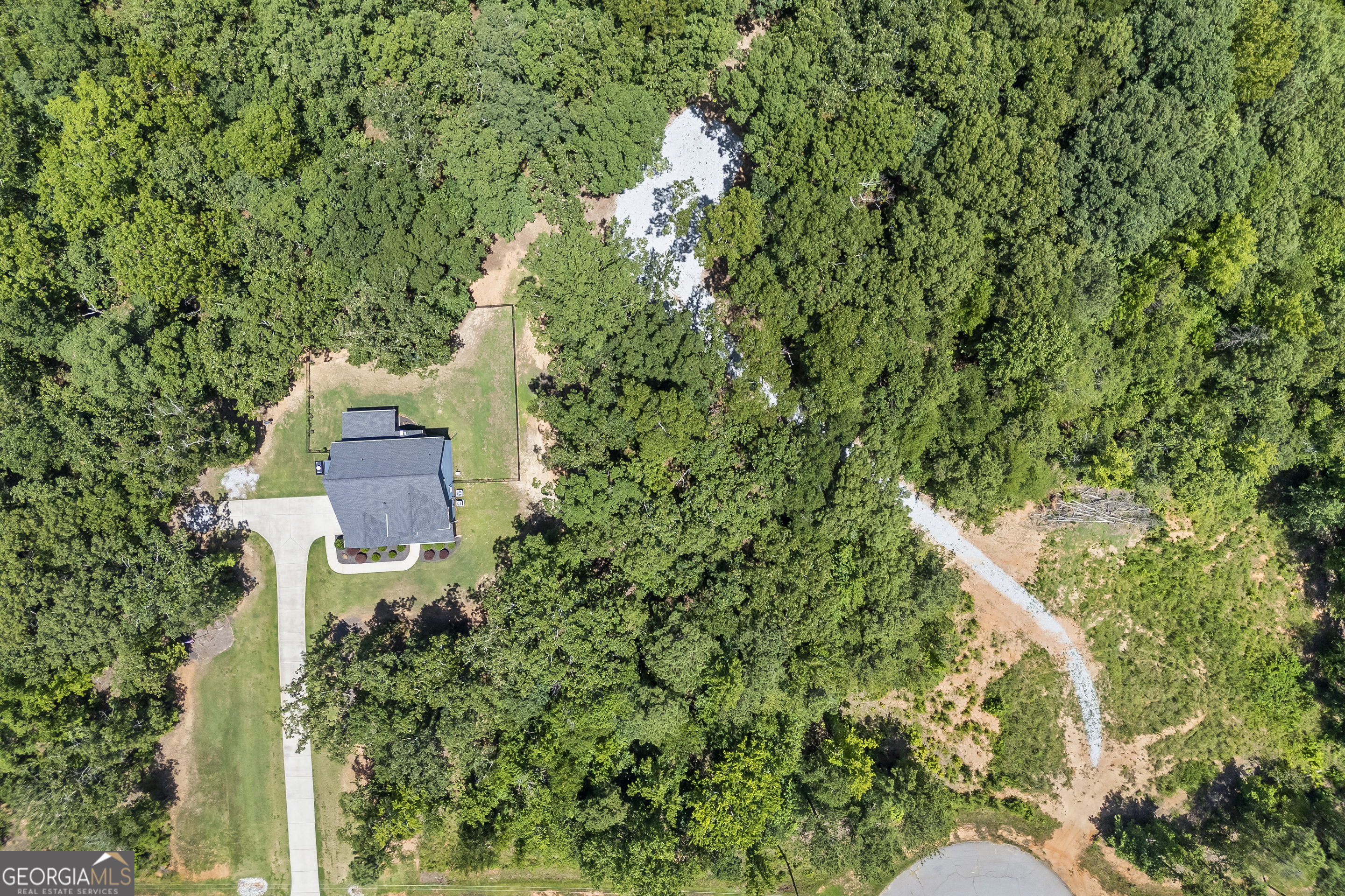 211 Blackthorn Road
