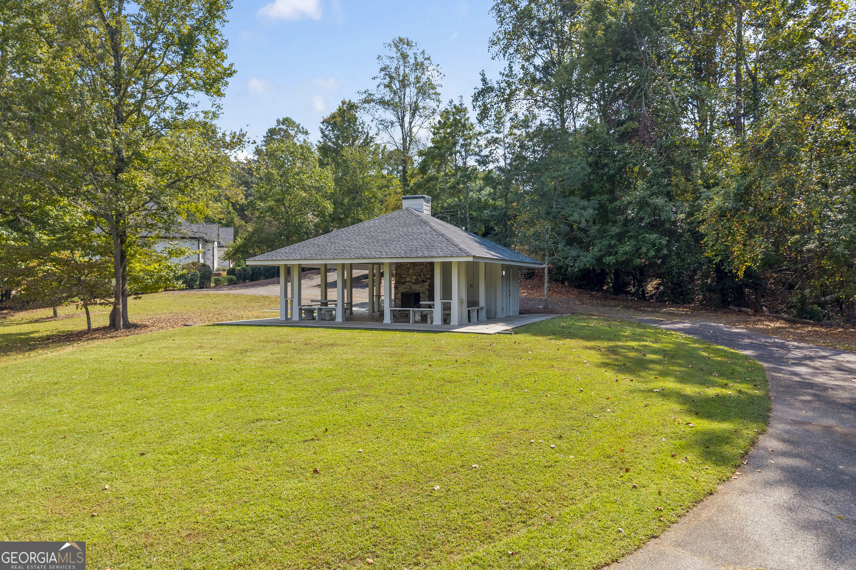 30 Joe Lee Drive