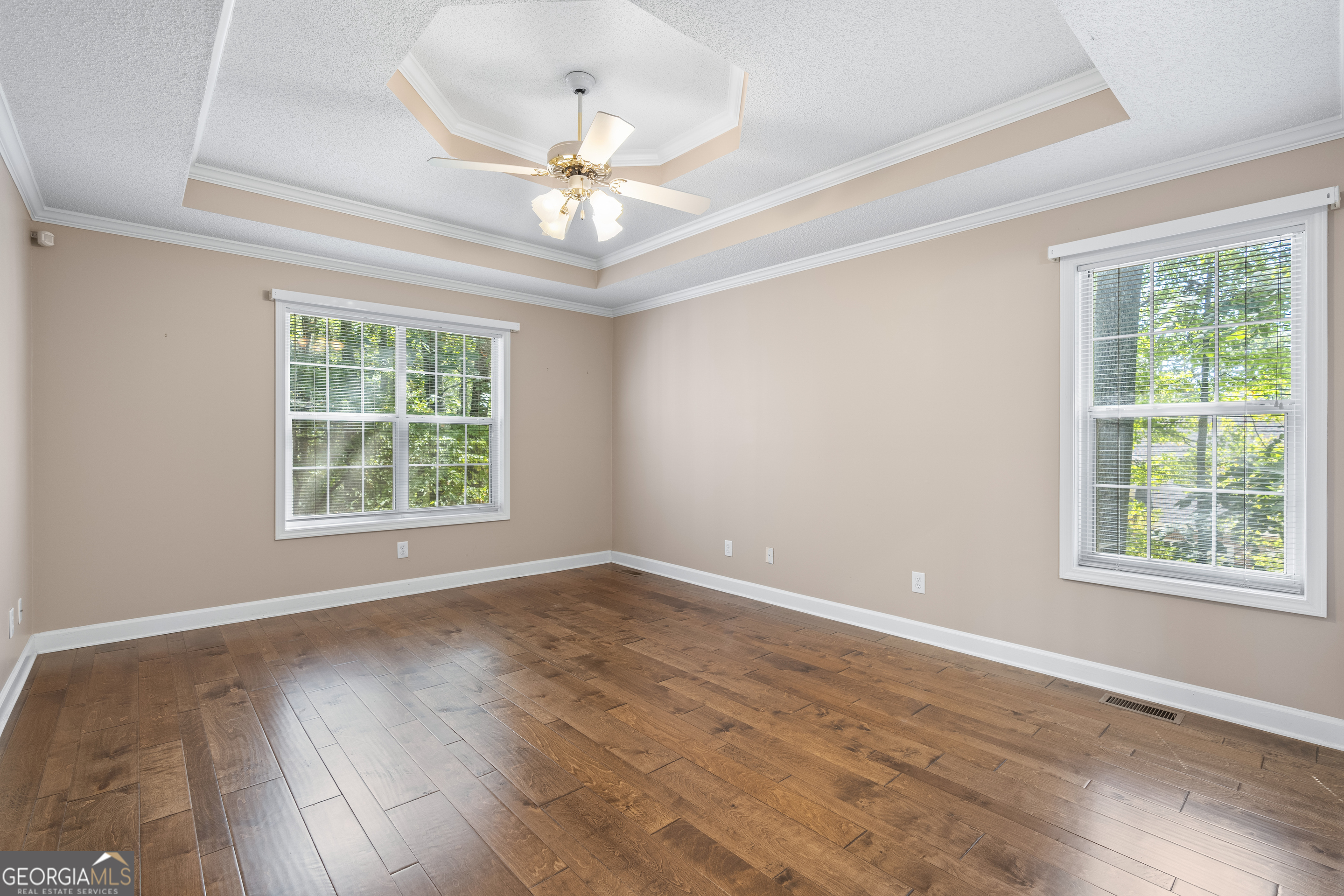 30 Joe Lee Drive
