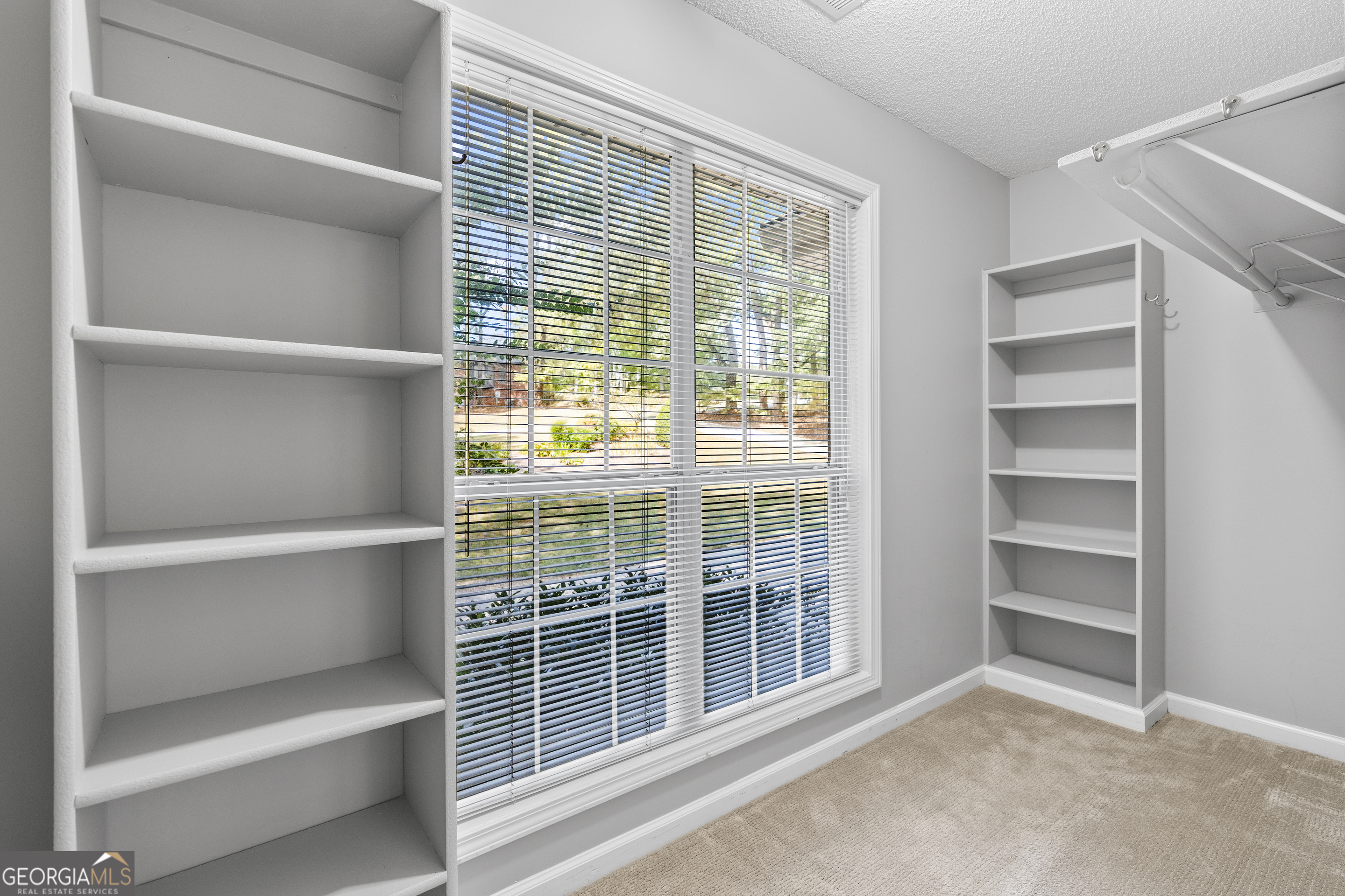 30 Joe Lee Drive
