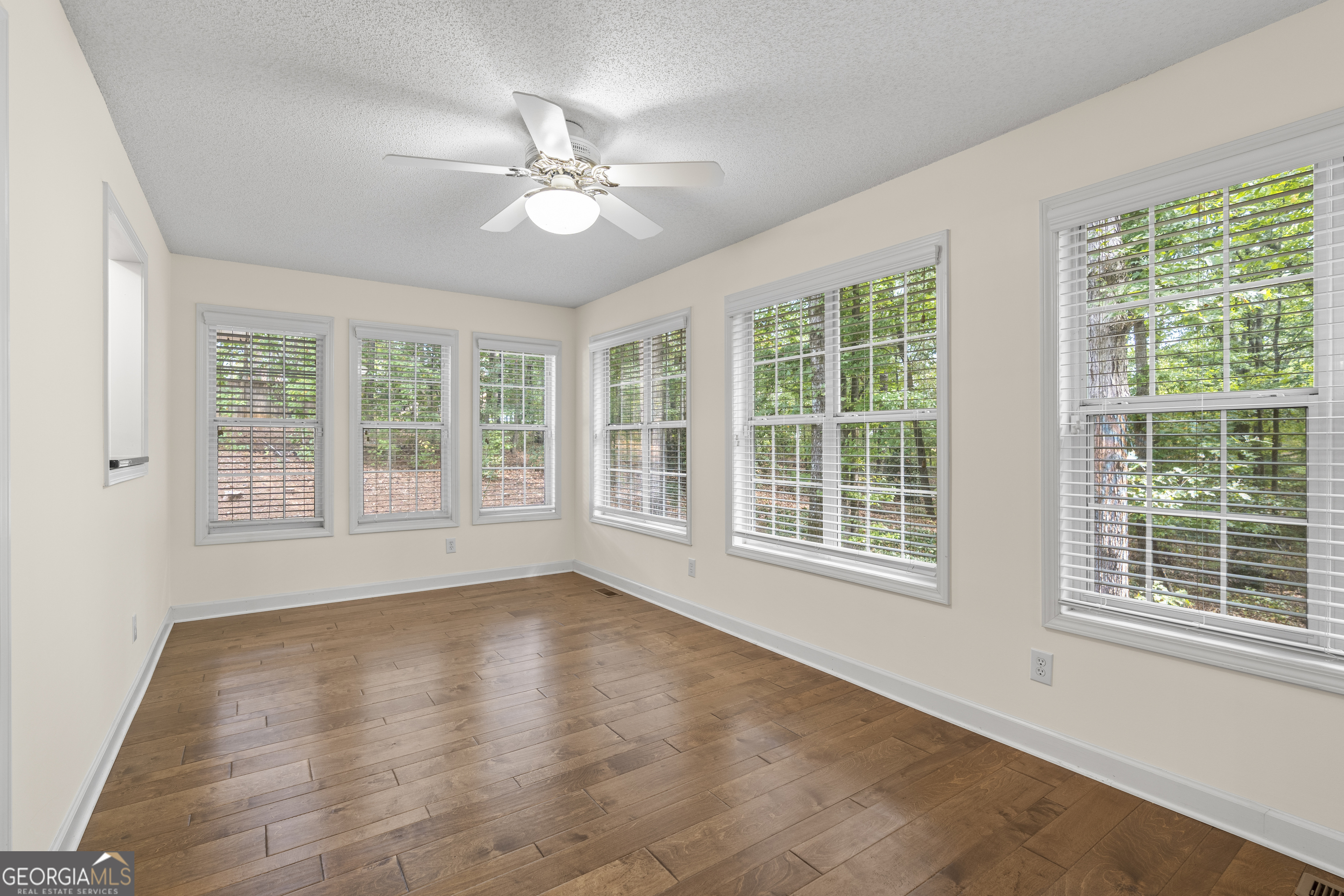 30 Joe Lee Drive
