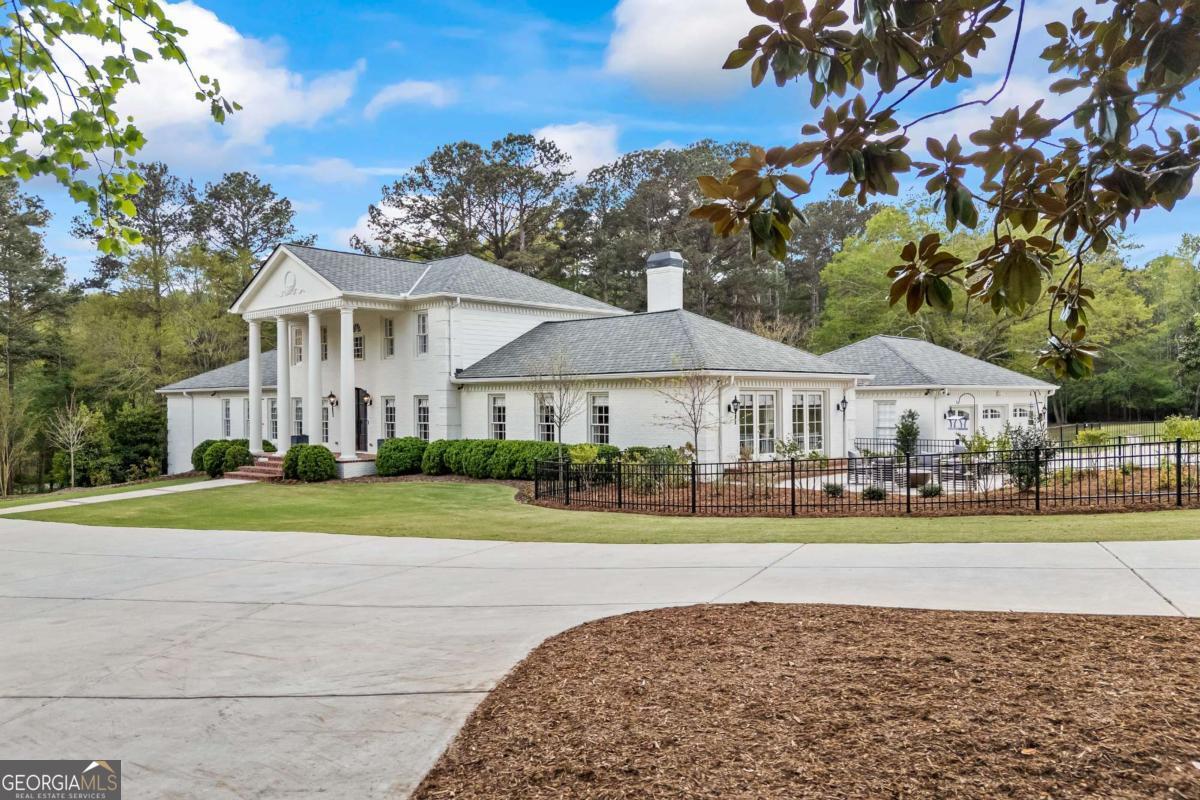 1900 Crystal Hills Drive