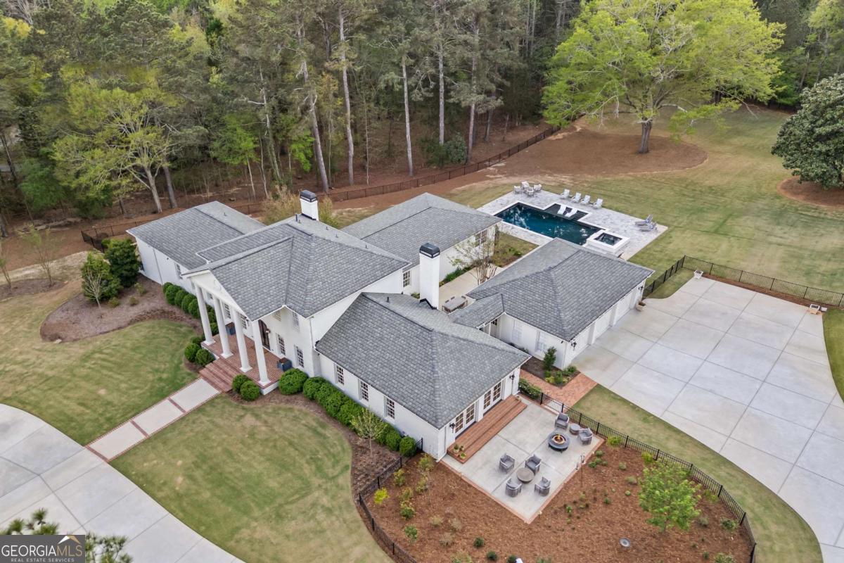 1900 Crystal Hills Drive