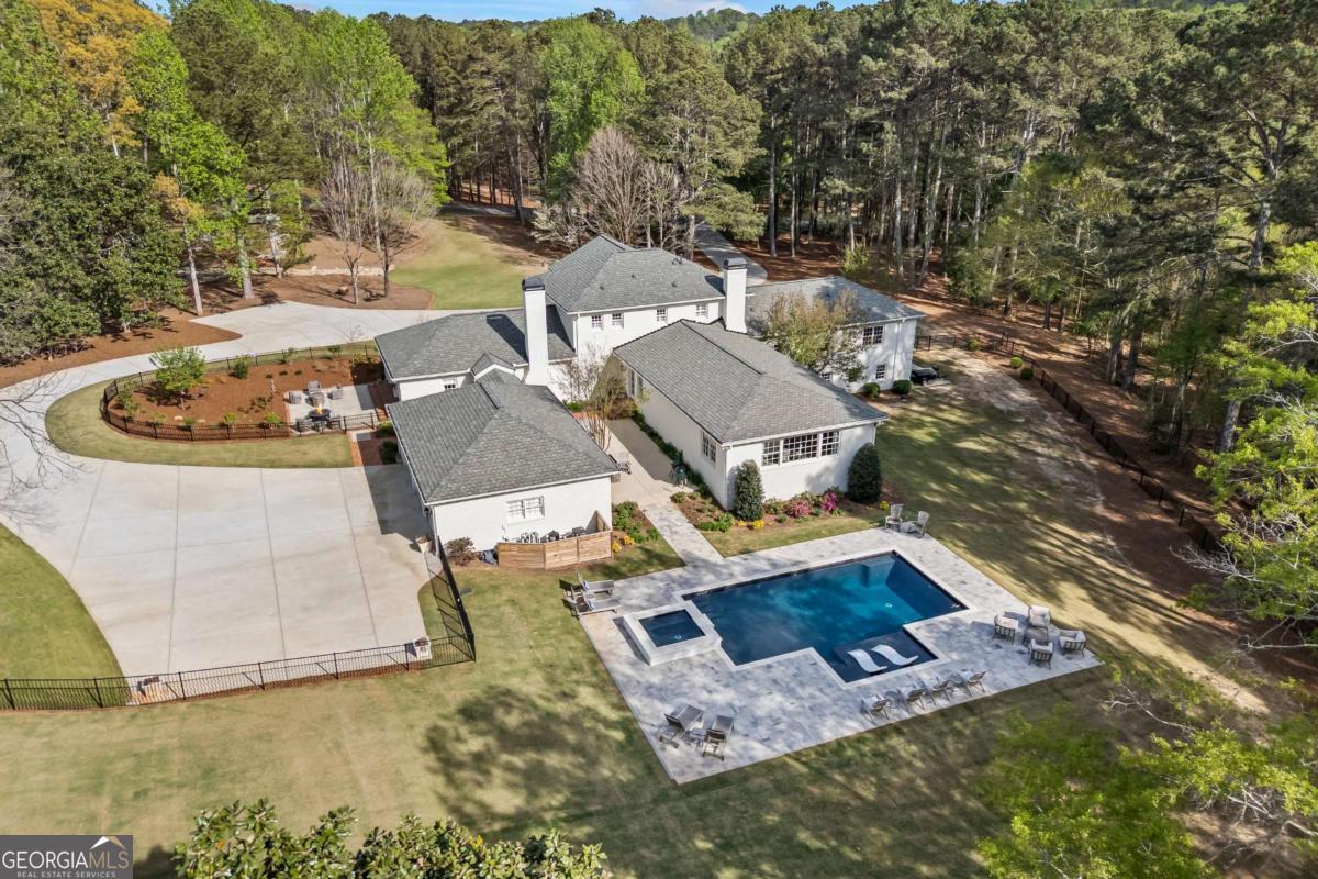 1900 Crystal Hills Drive