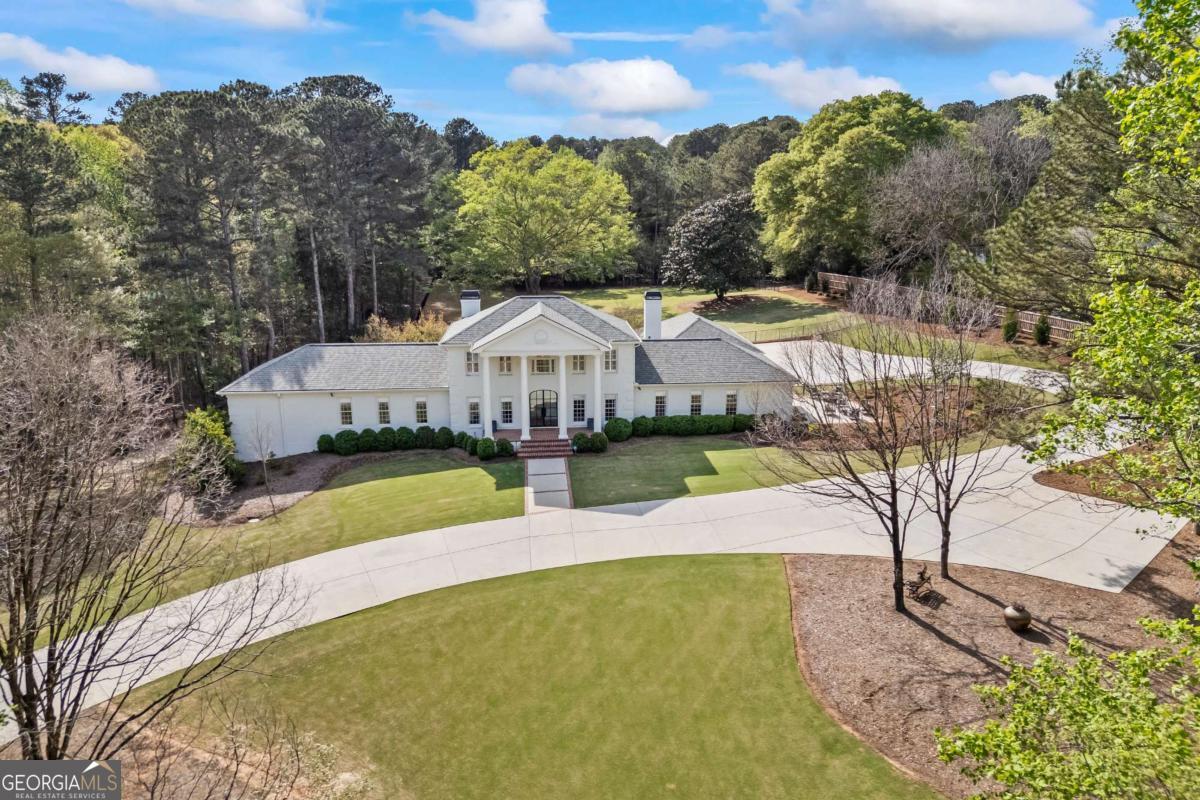 1900 Crystal Hills Drive