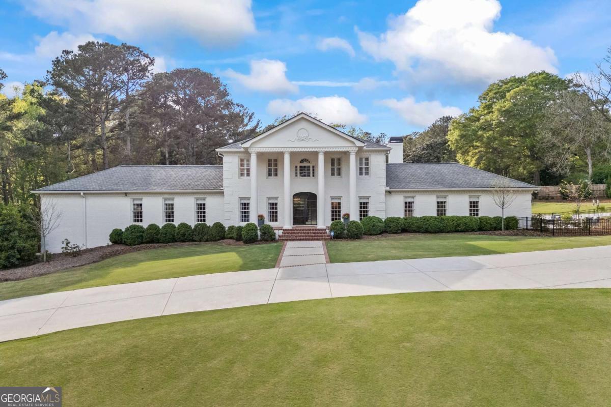 1900 Crystal Hills Drive