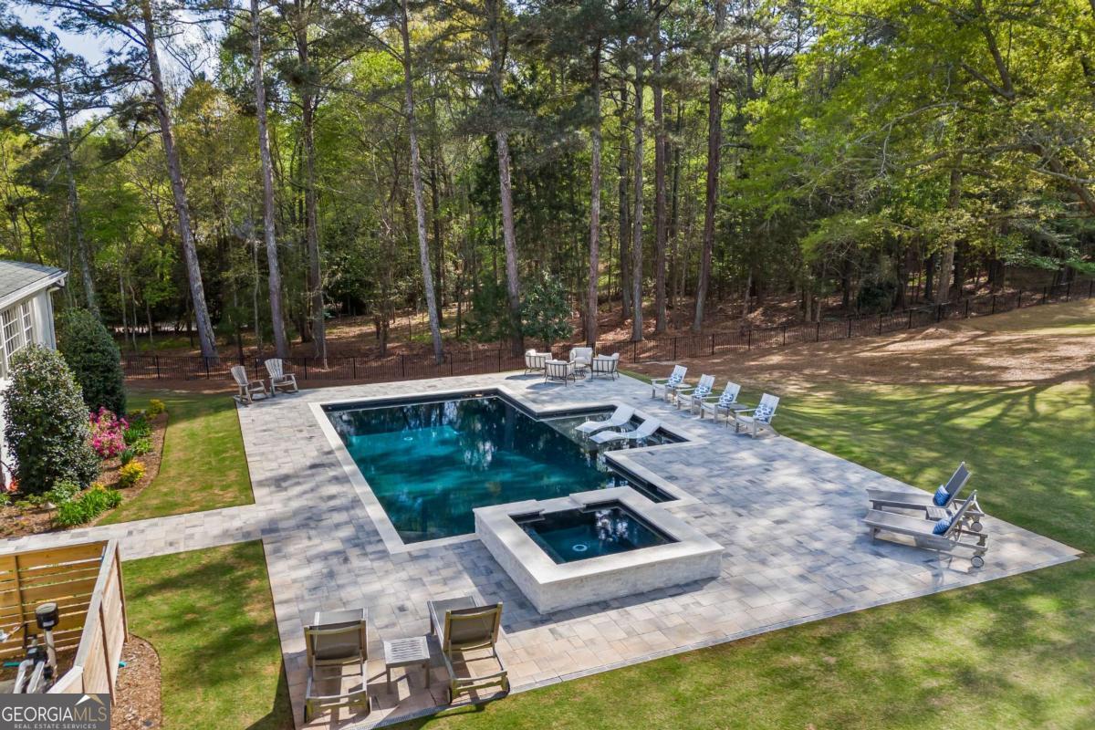 1900 Crystal Hills Drive