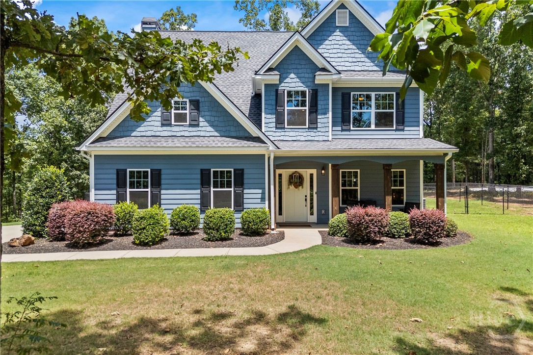 211 Blackthorn Road