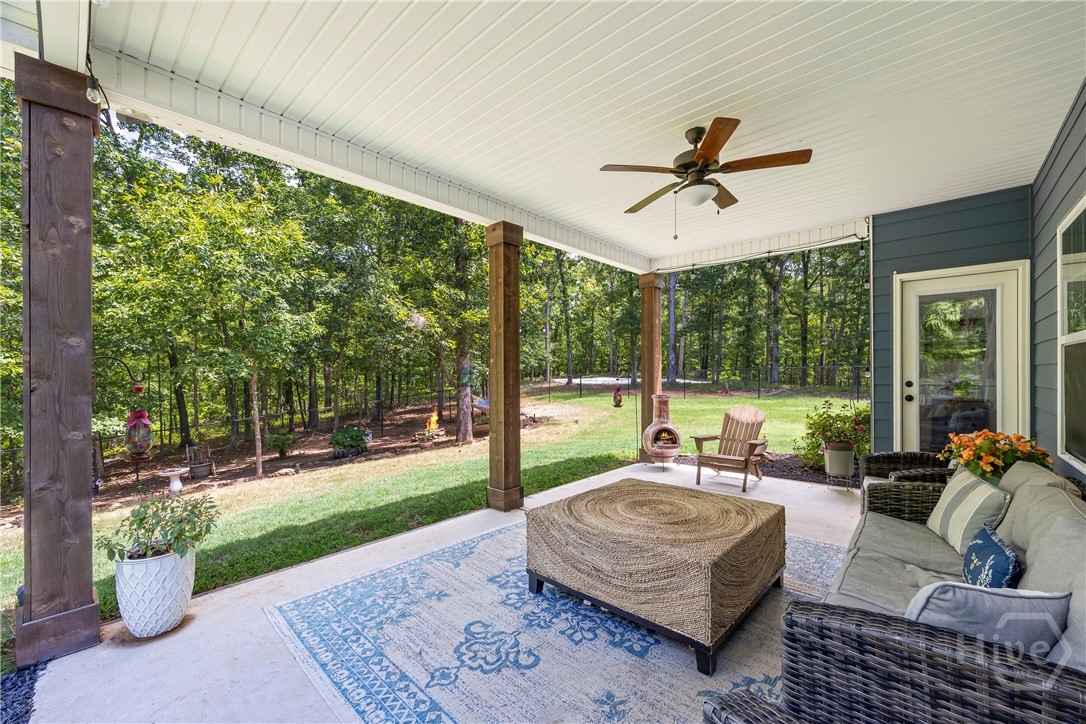 211 Blackthorn Road