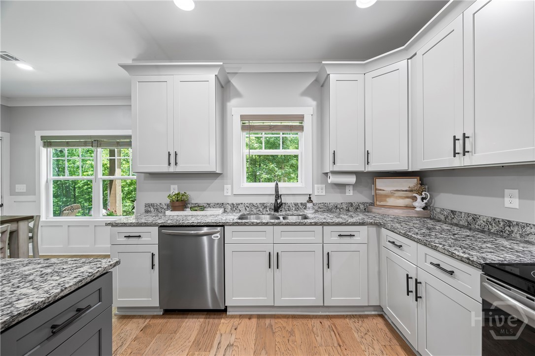 211 Blackthorn Road