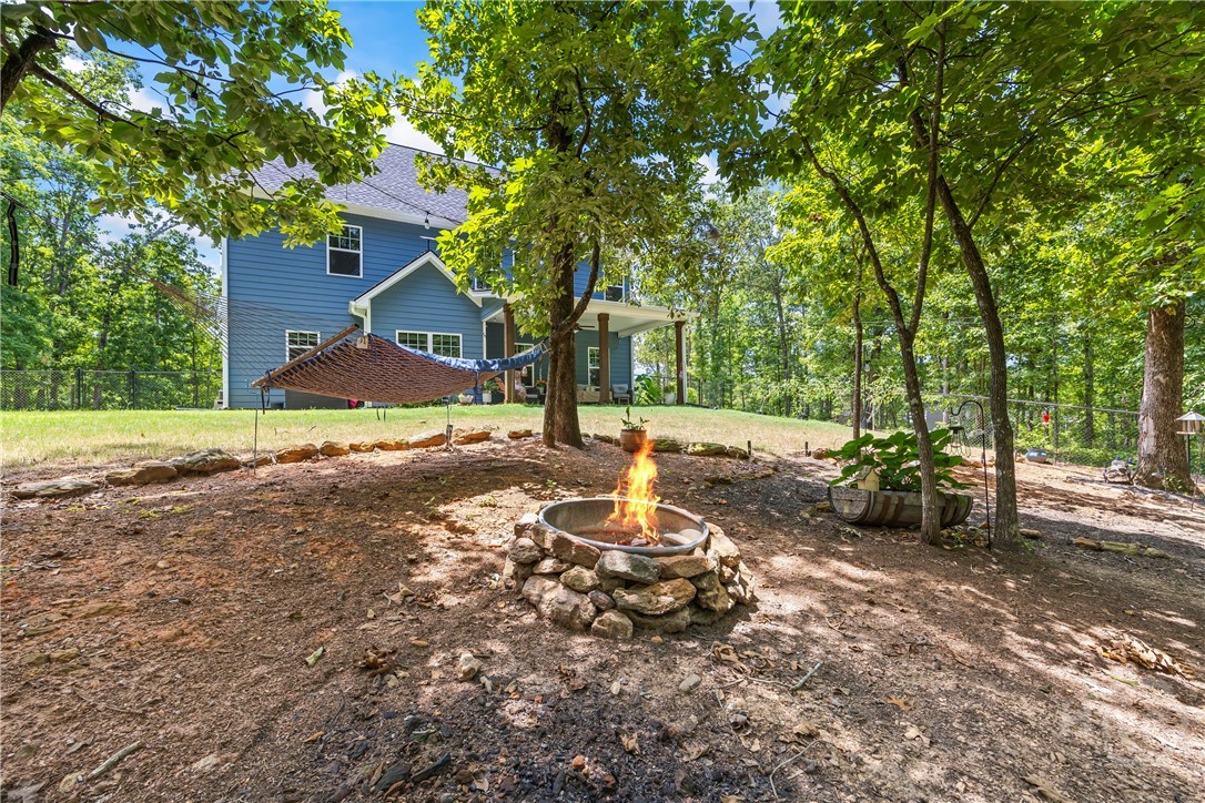 211 Blackthorn Road