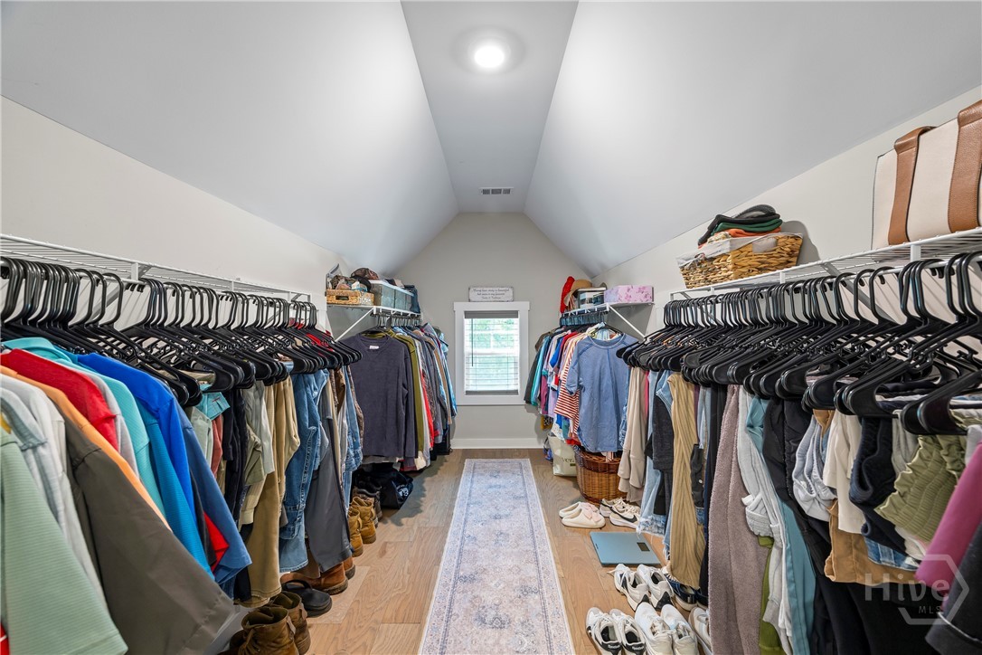 211 Blackthorn Road