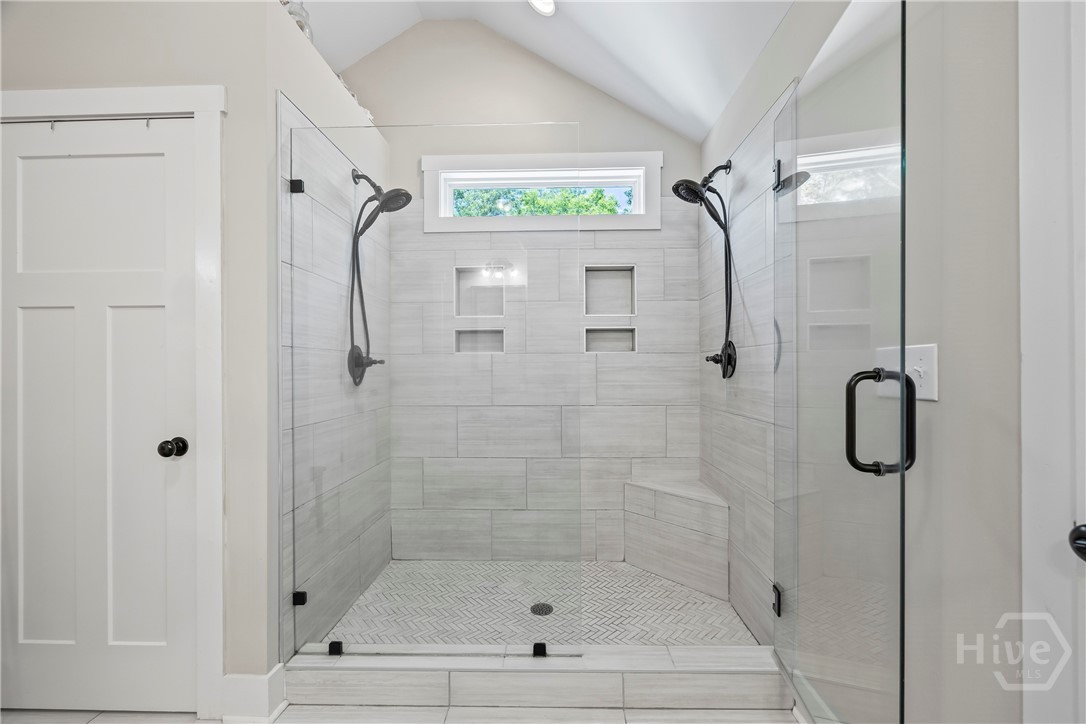 211 Blackthorn Road