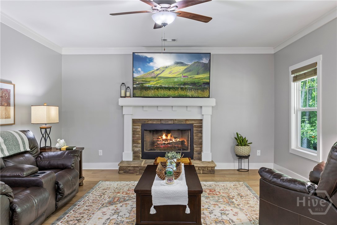 211 Blackthorn Road