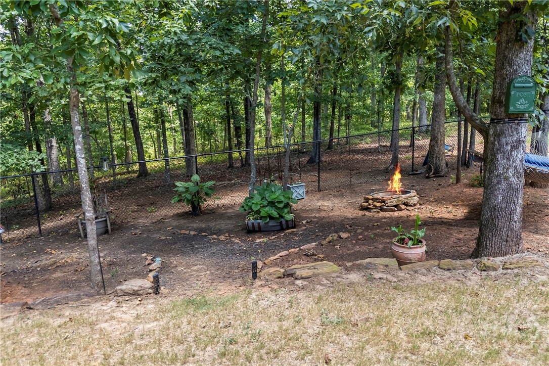 211 Blackthorn Road
