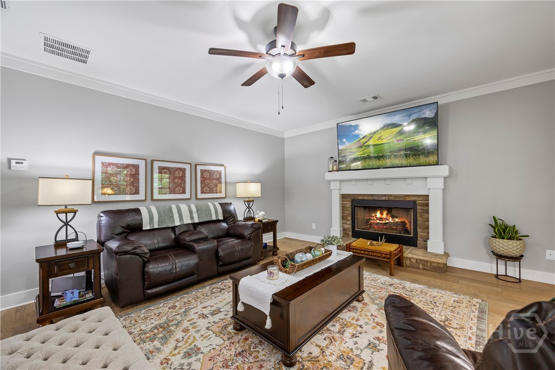211 Blackthorn Road