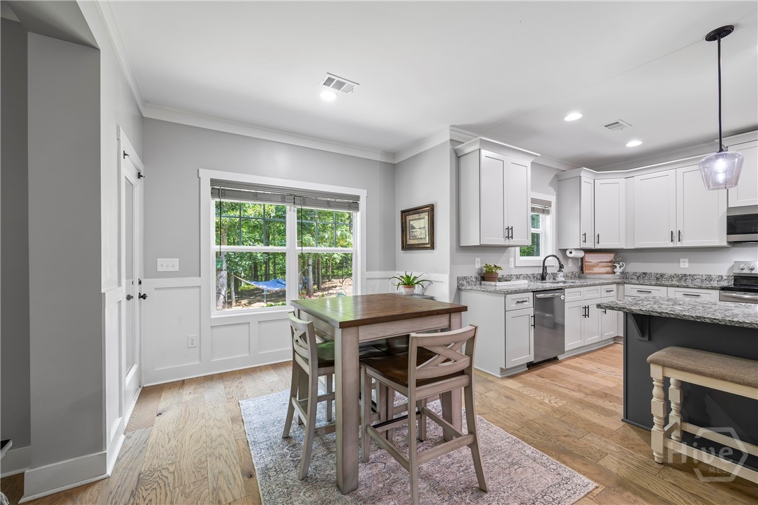 211 Blackthorn Road