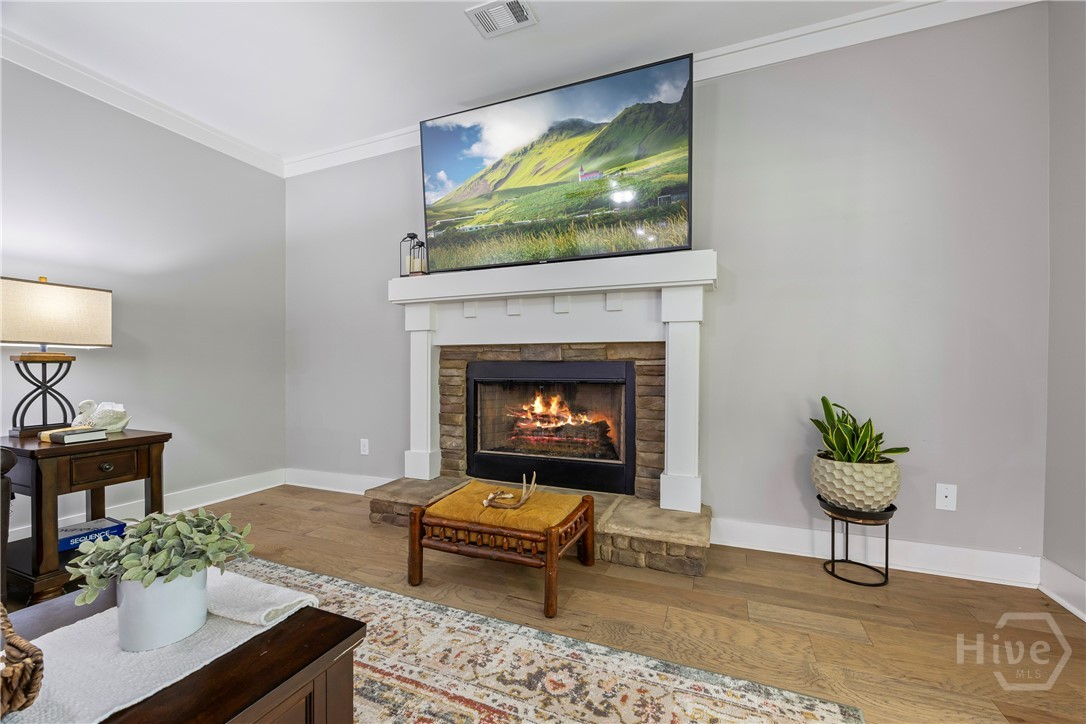 211 Blackthorn Road