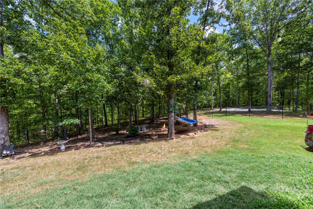 211 Blackthorn Road