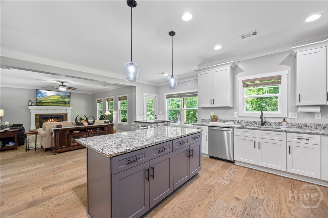211 Blackthorn Road