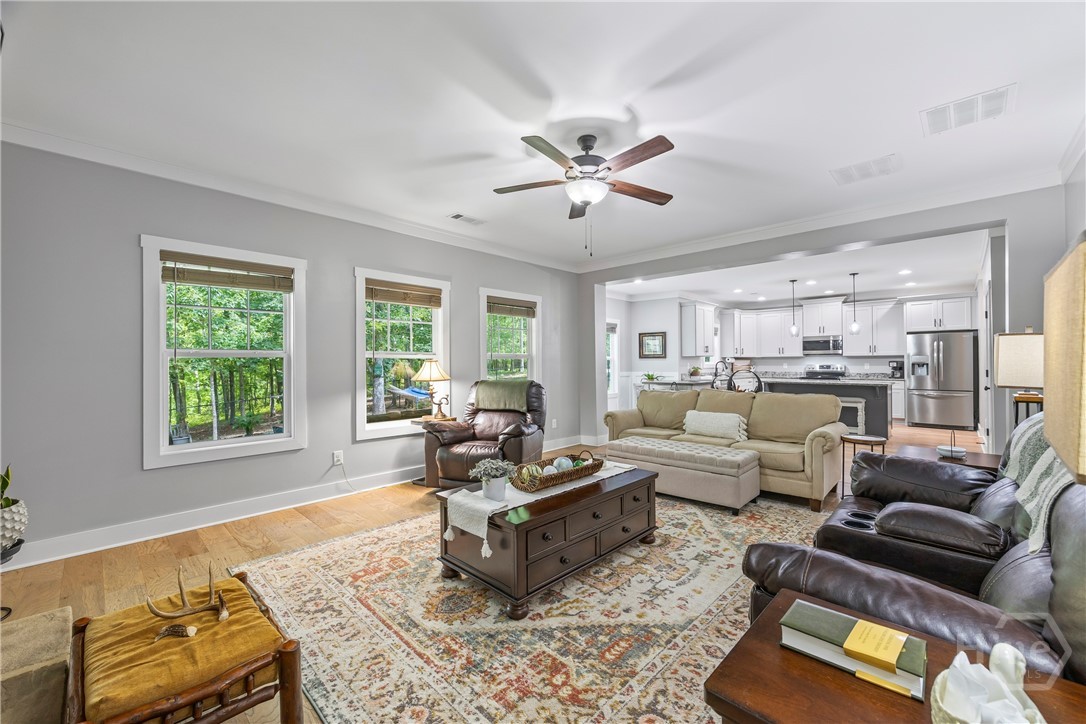 211 Blackthorn Road