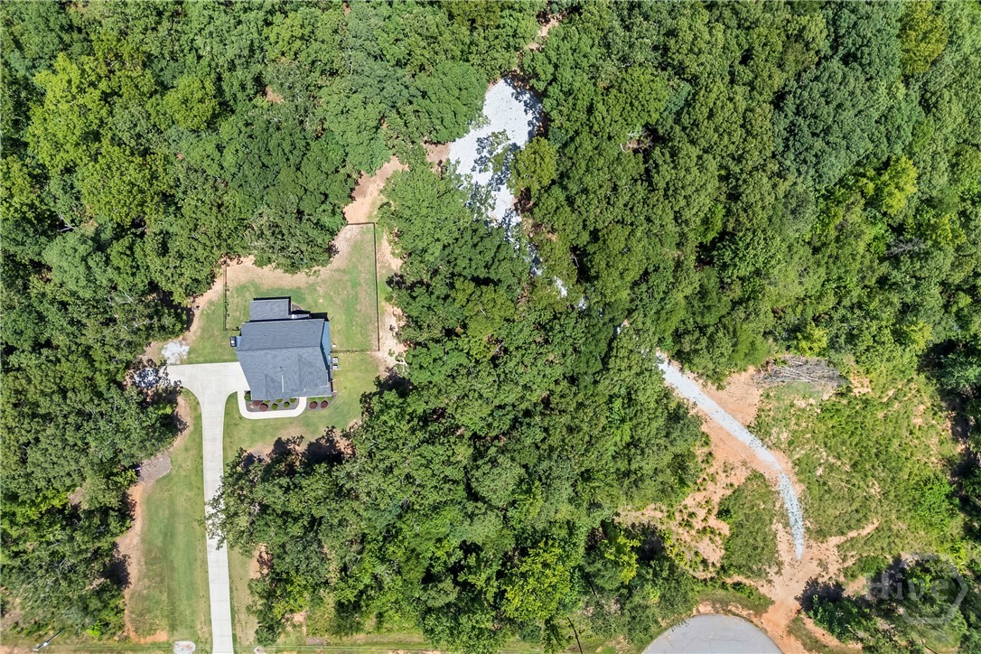 211 Blackthorn Road