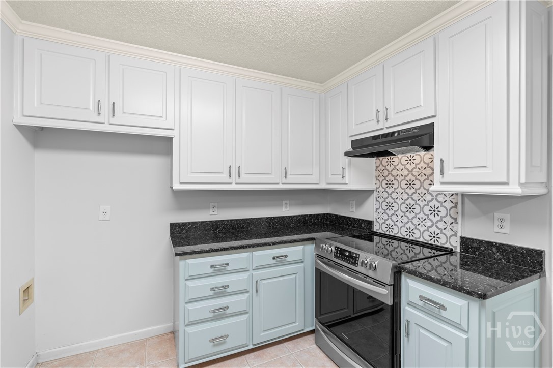 30 Joe Lee Drive