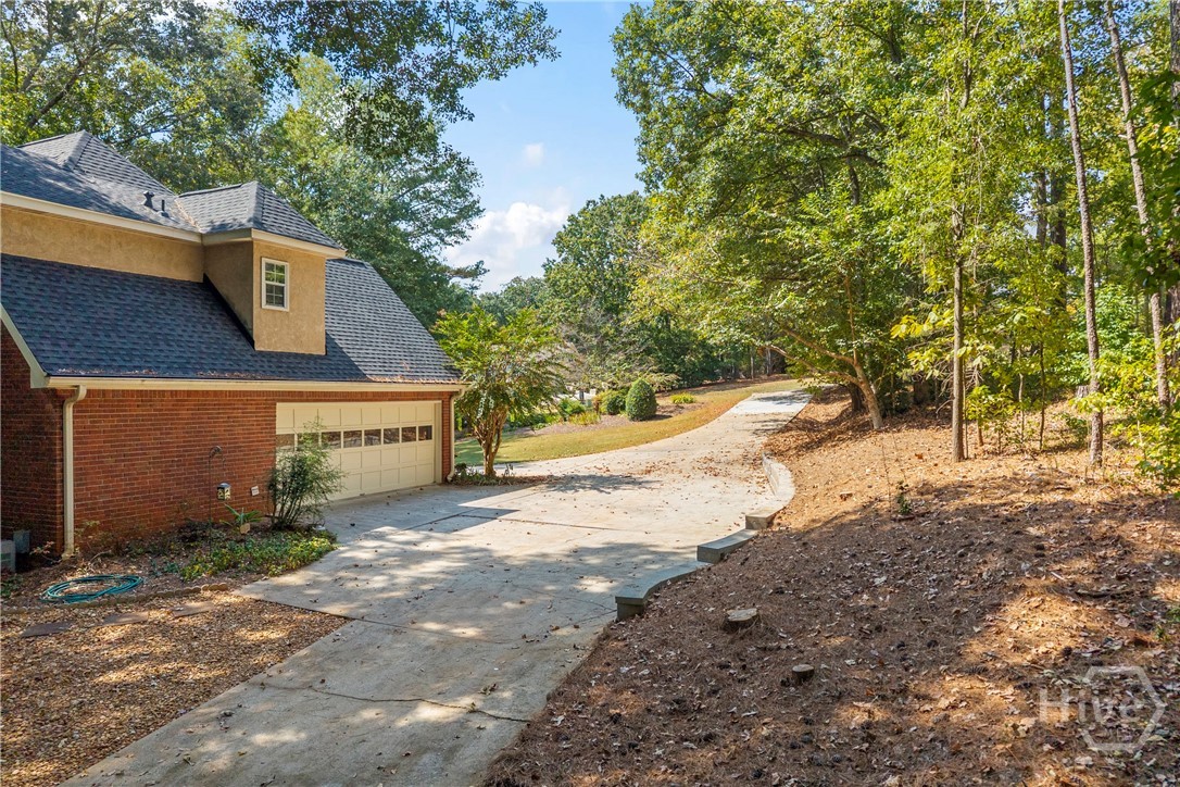 30 Joe Lee Drive