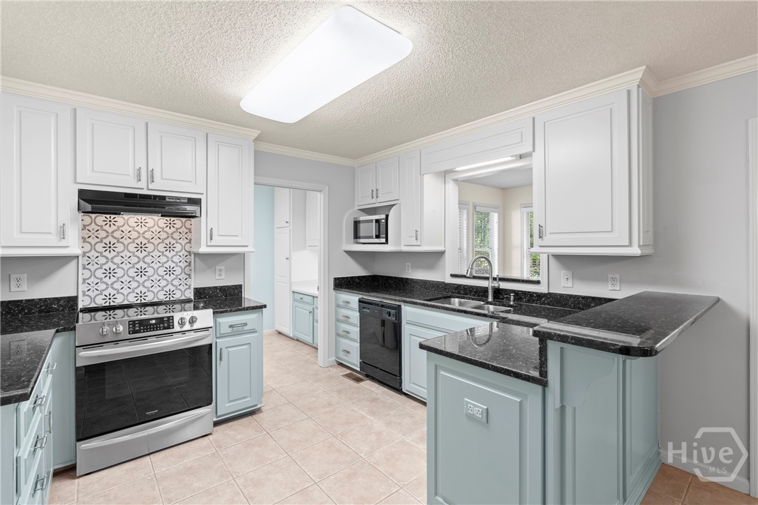 30 Joe Lee Drive