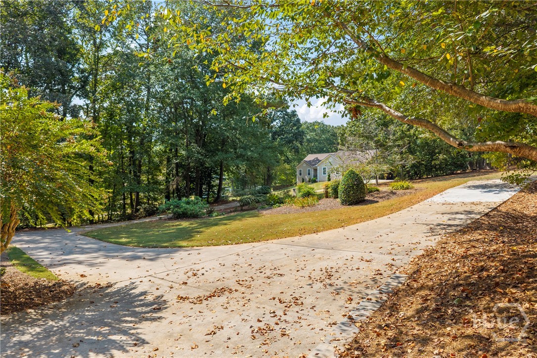 30 Joe Lee Drive
