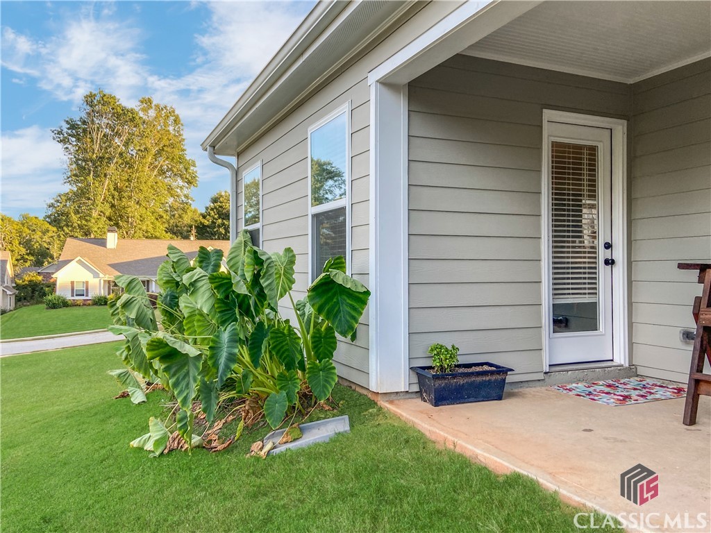 1238 Oak Springs Way