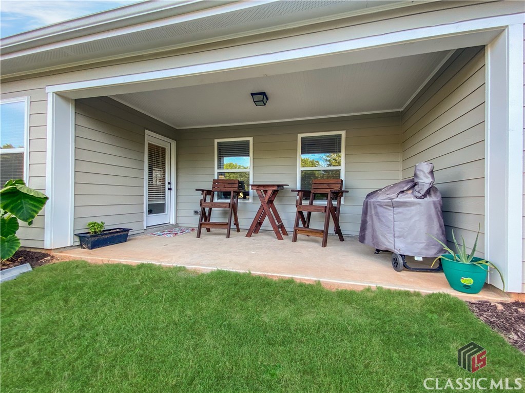1238 Oak Springs Way