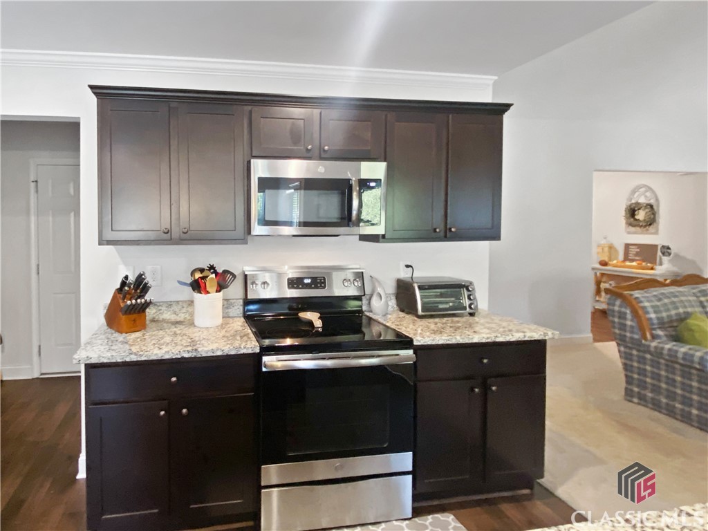 1238 Oak Springs Way