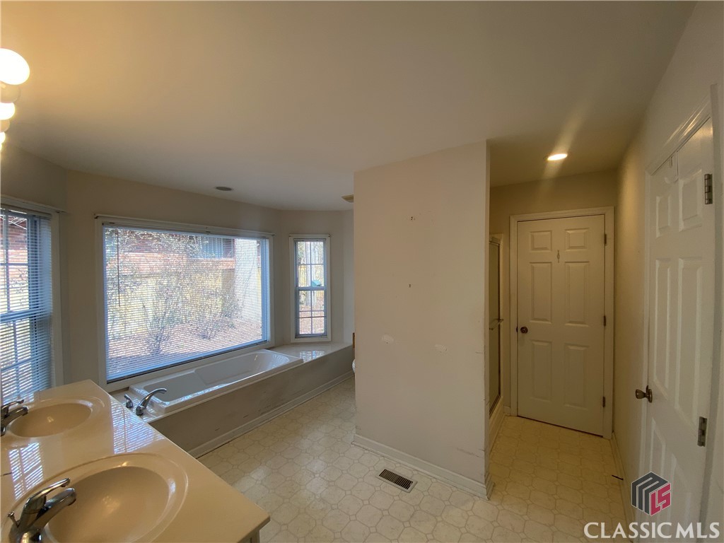 135 Devereux Drive