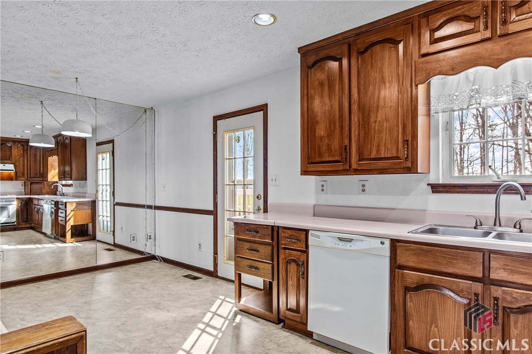 2030 Jones Woods Road