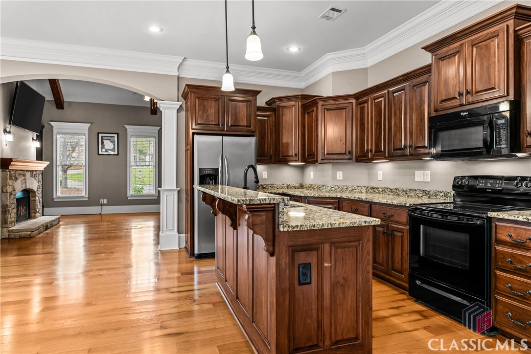 200 Pointe Place