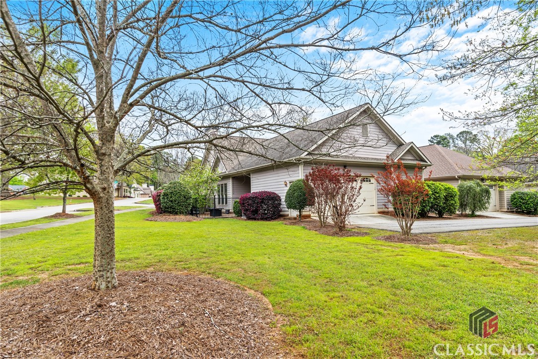 200 Pointe Place