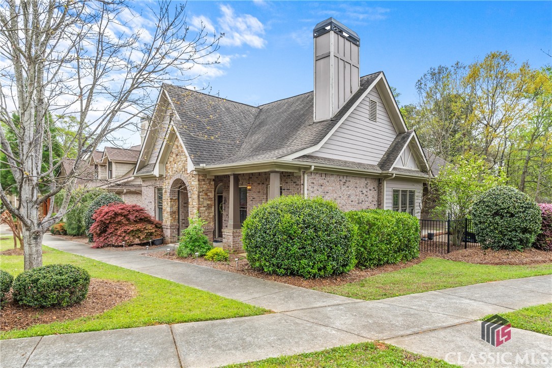 200 Pointe Place