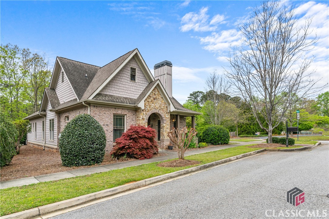 200 Pointe Place