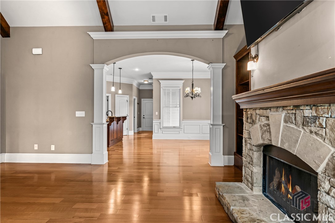 200 Pointe Place