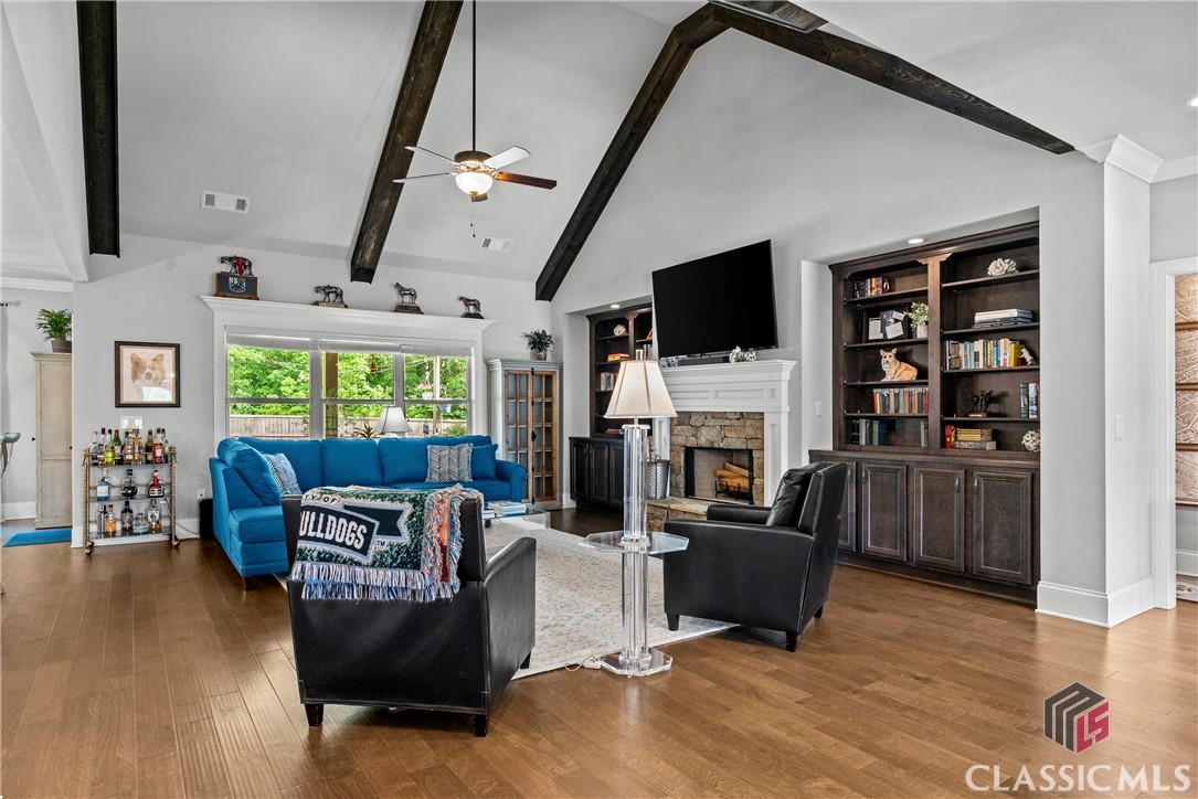 1999 Highland Park Way