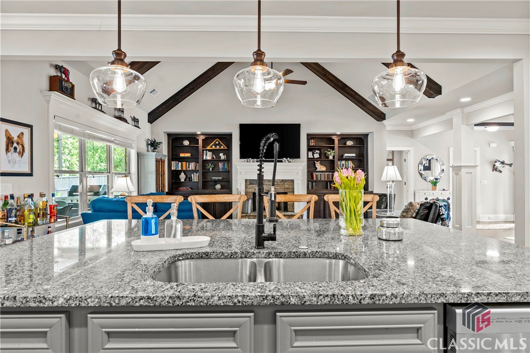 1999 Highland Park Way