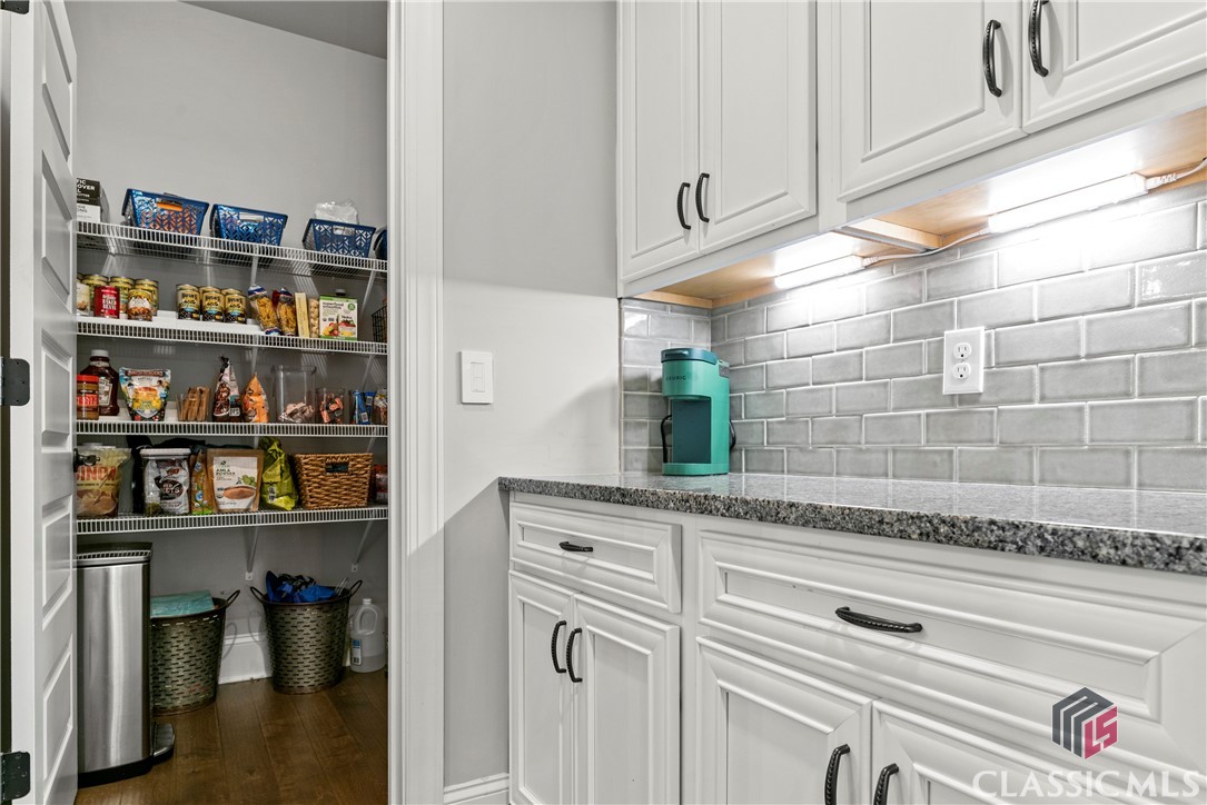 1999 Highland Park Way