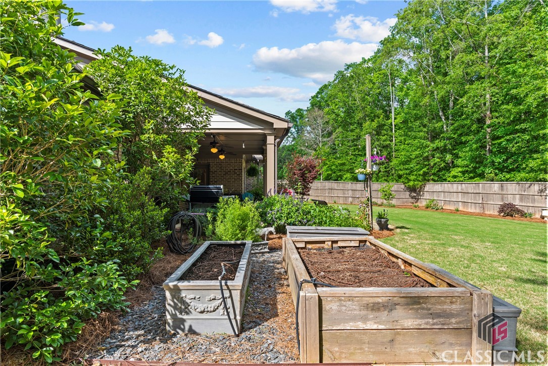 1999 Highland Park Way