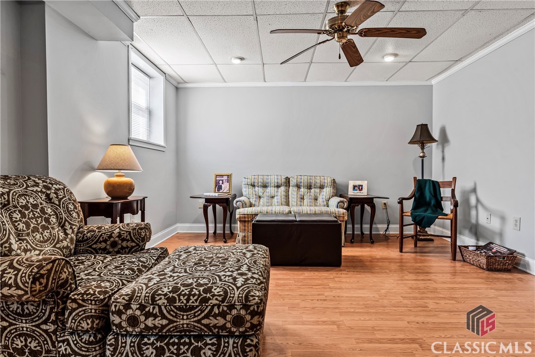 1021 Summit Circle