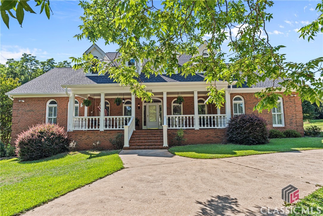 1021 Summit Circle