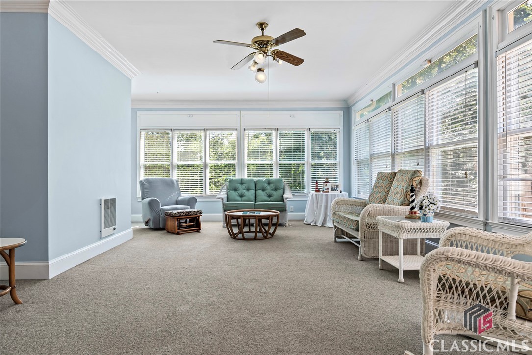1021 Summit Circle