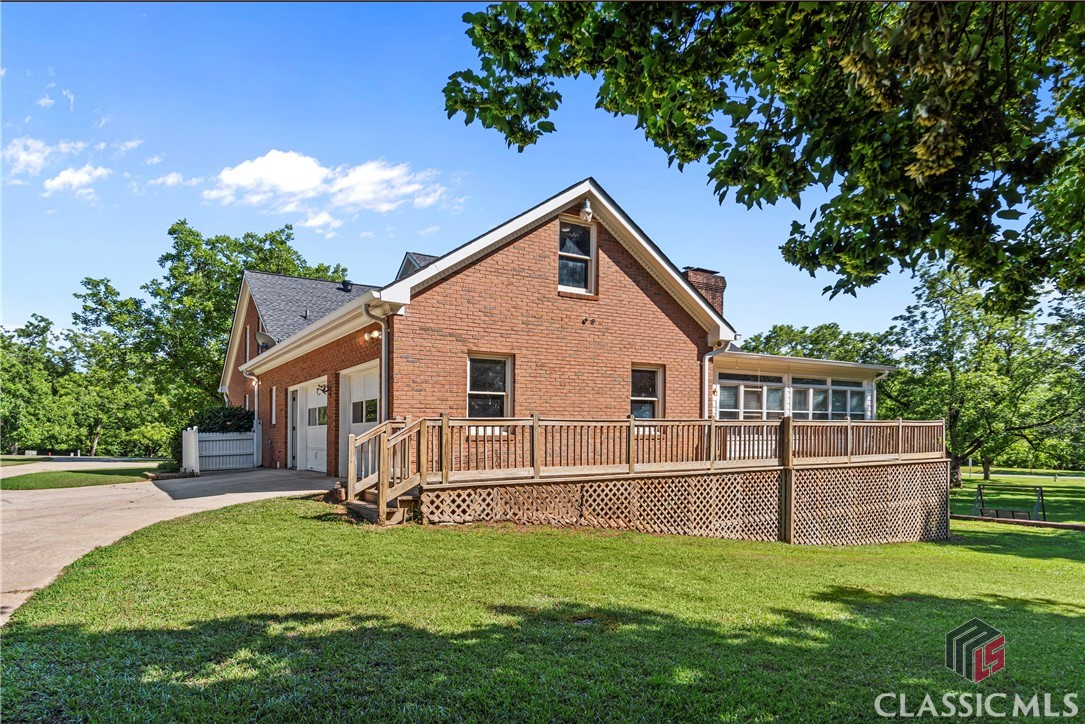 1021 Summit Circle