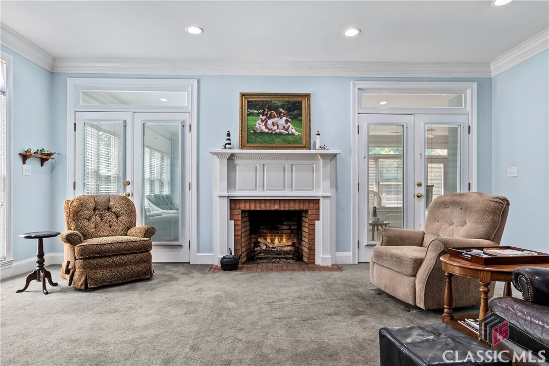 1021 Summit Circle