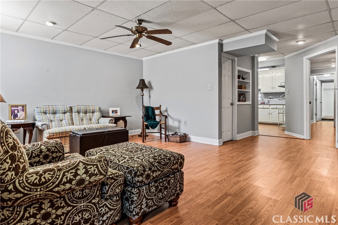 1021 Summit Circle